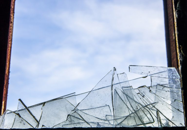 24-hour-emergency-service-glass-repair